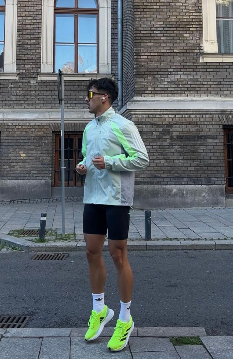 <em><strong>David F.</strong></em>